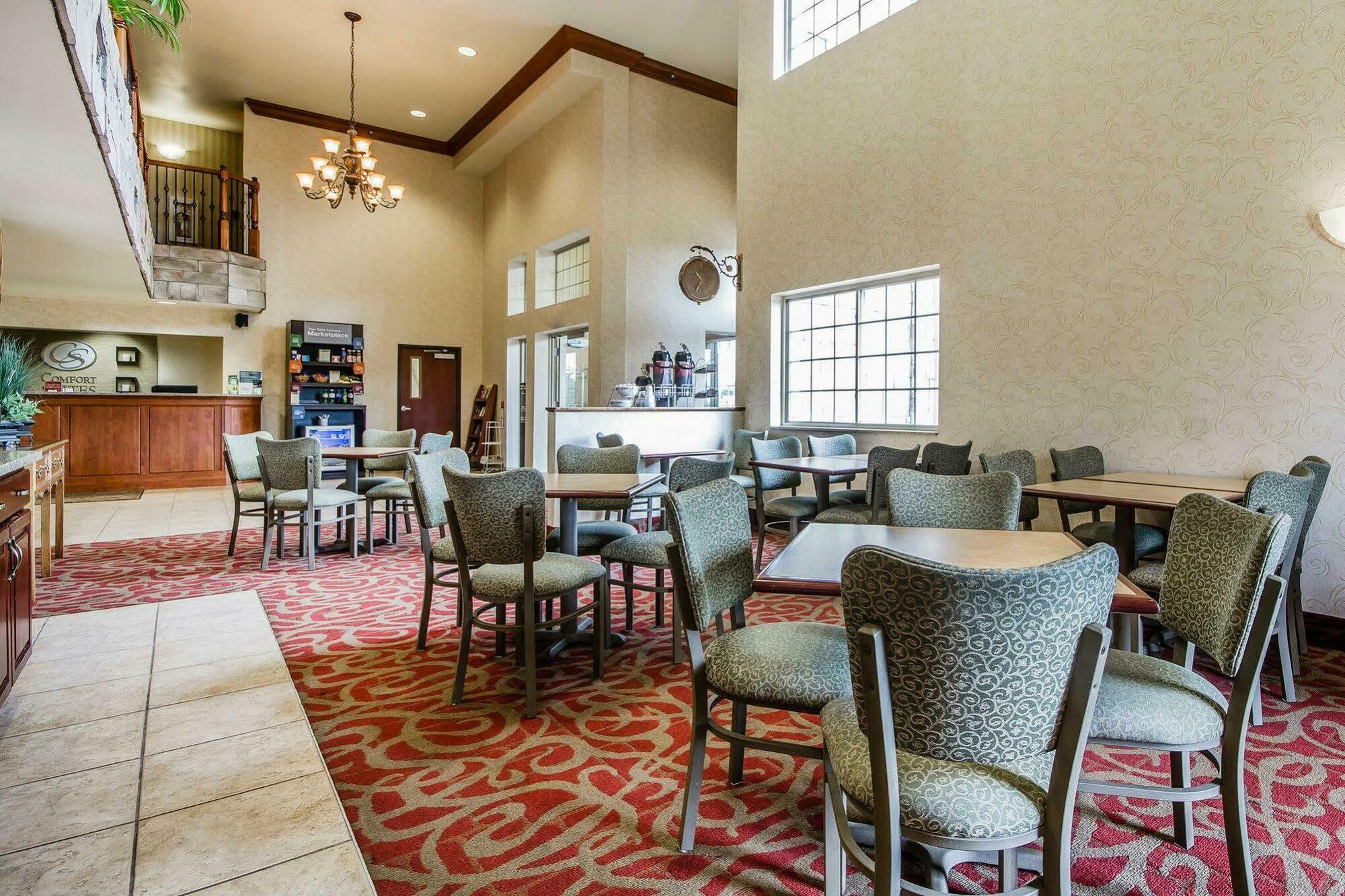 Comfort Suites At Par 4 Resort Waupaca Exterior foto